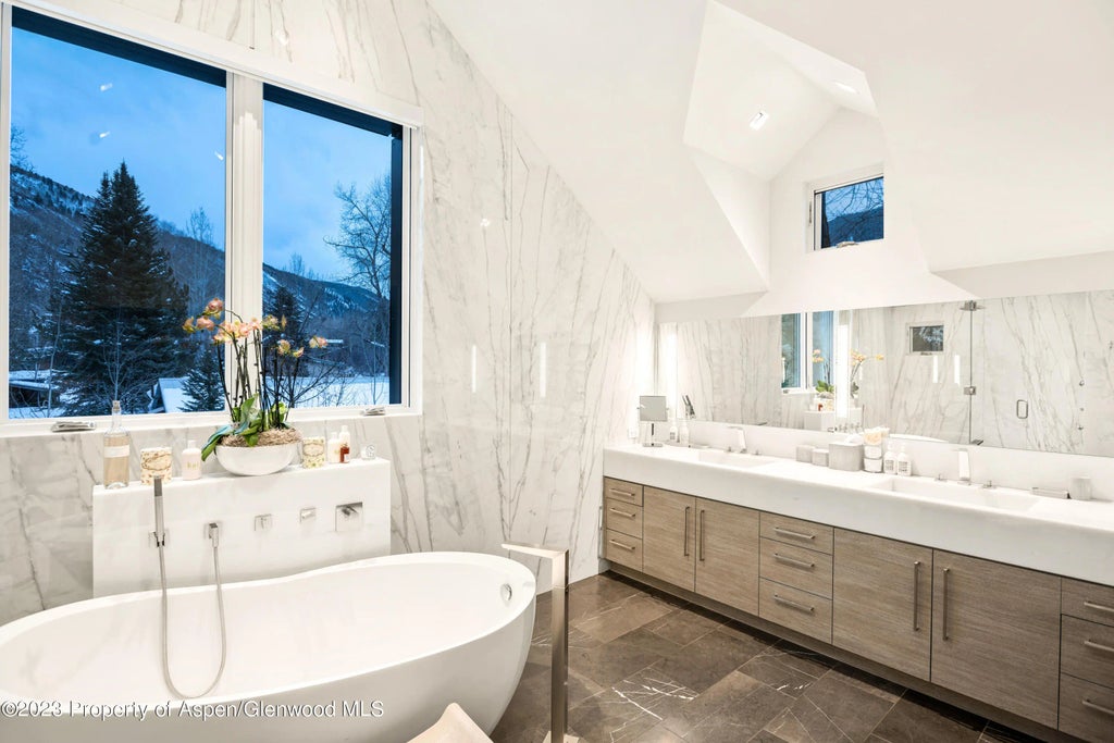 27 of 65 - 936 King Street, Aspen, CO
