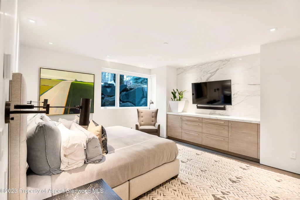 37 of 65 - 936 King Street, Aspen, CO