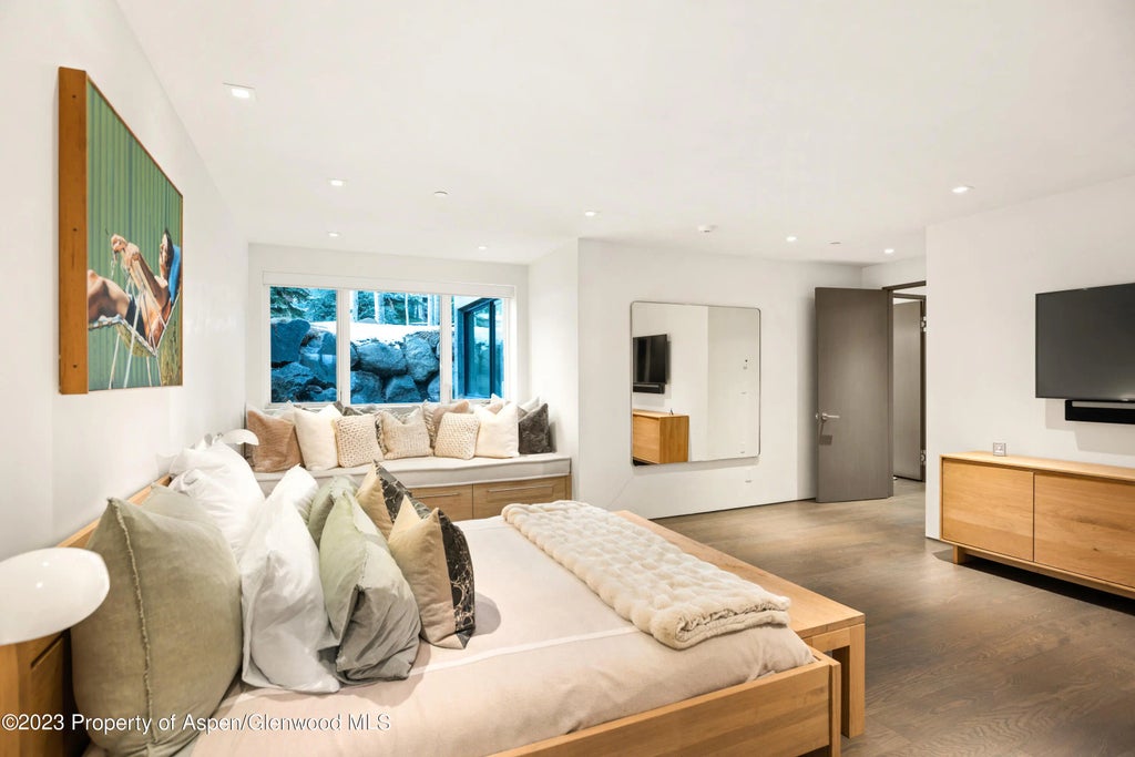 38 of 65 - 936 King Street, Aspen, CO