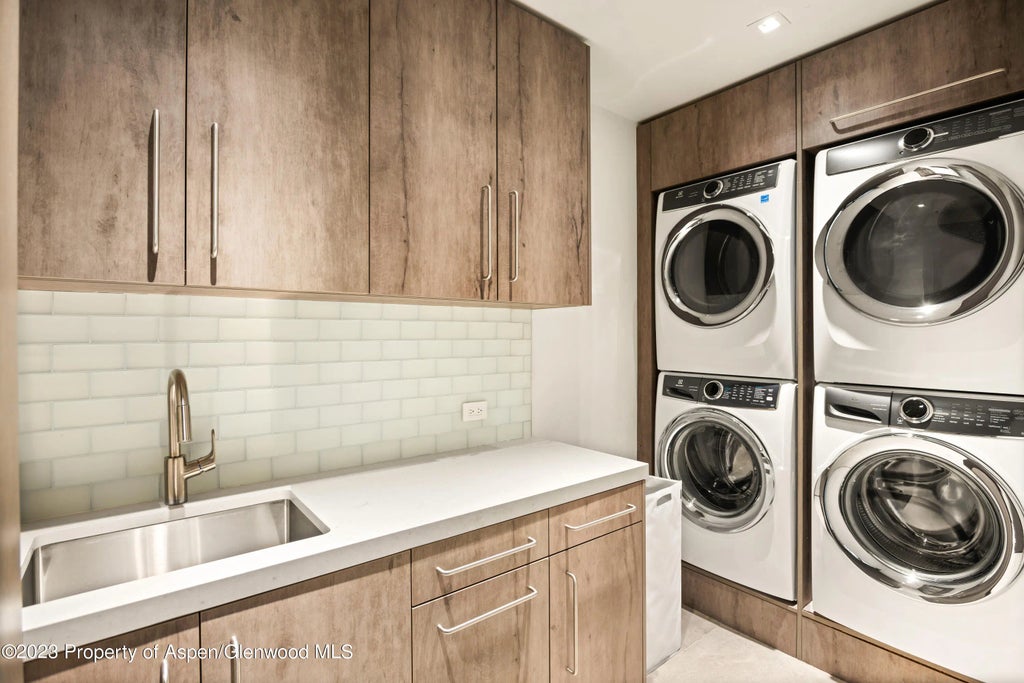 42 of 65 - 936 King Street, Aspen, CO