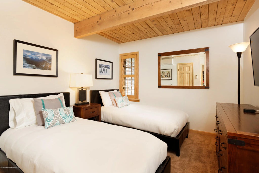 10 of 17 - 630 E Cooper #6, Aspen, CO