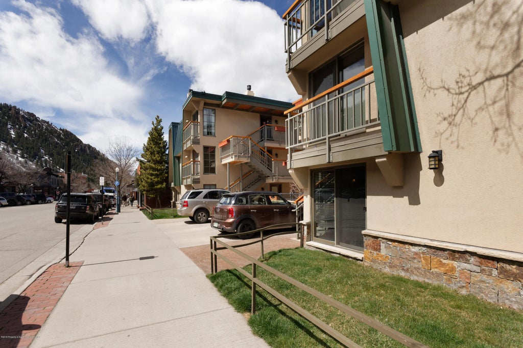 15 of 17 - 630 E Cooper #6, Aspen, CO