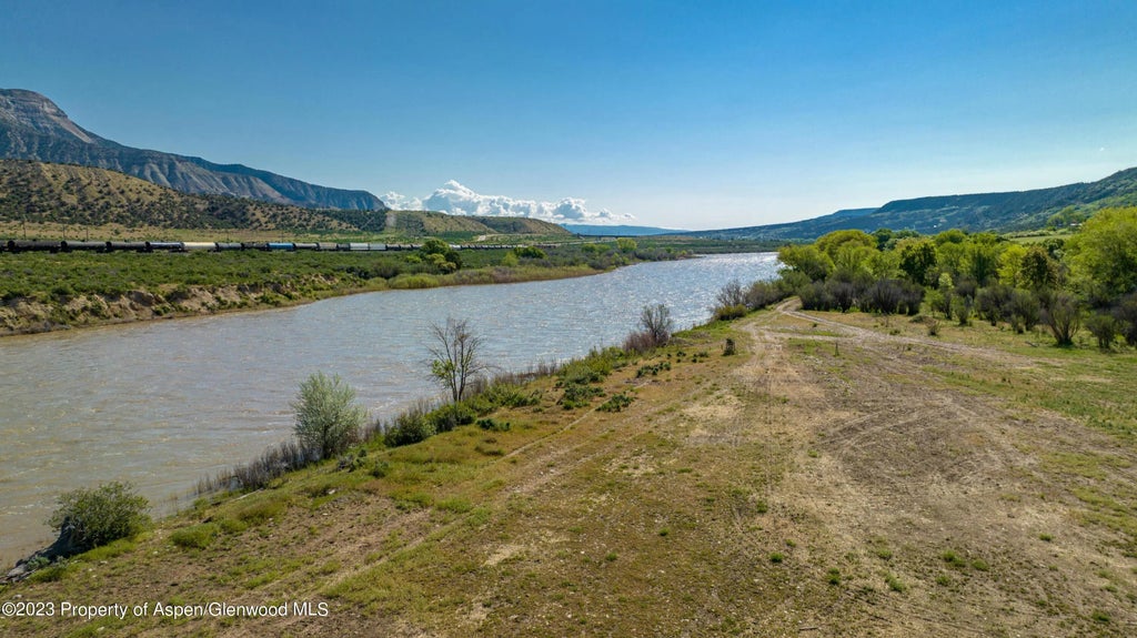 19 of 23 - 1845 County Road 309, Parachute, CO