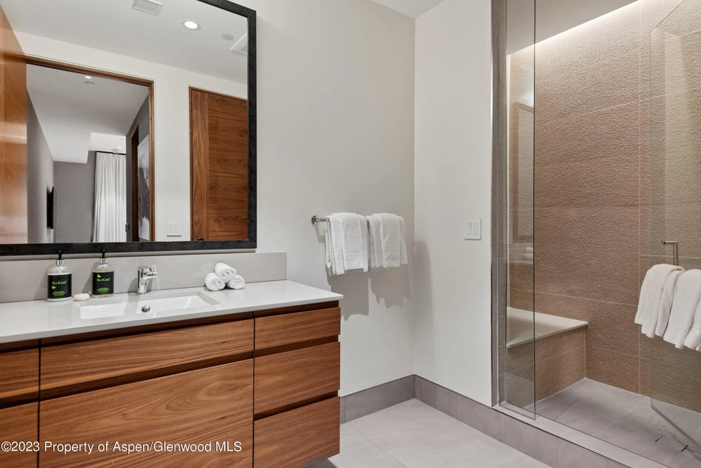 28 of 35 - 77 Wood Road 601e, Snowmass Village, CO