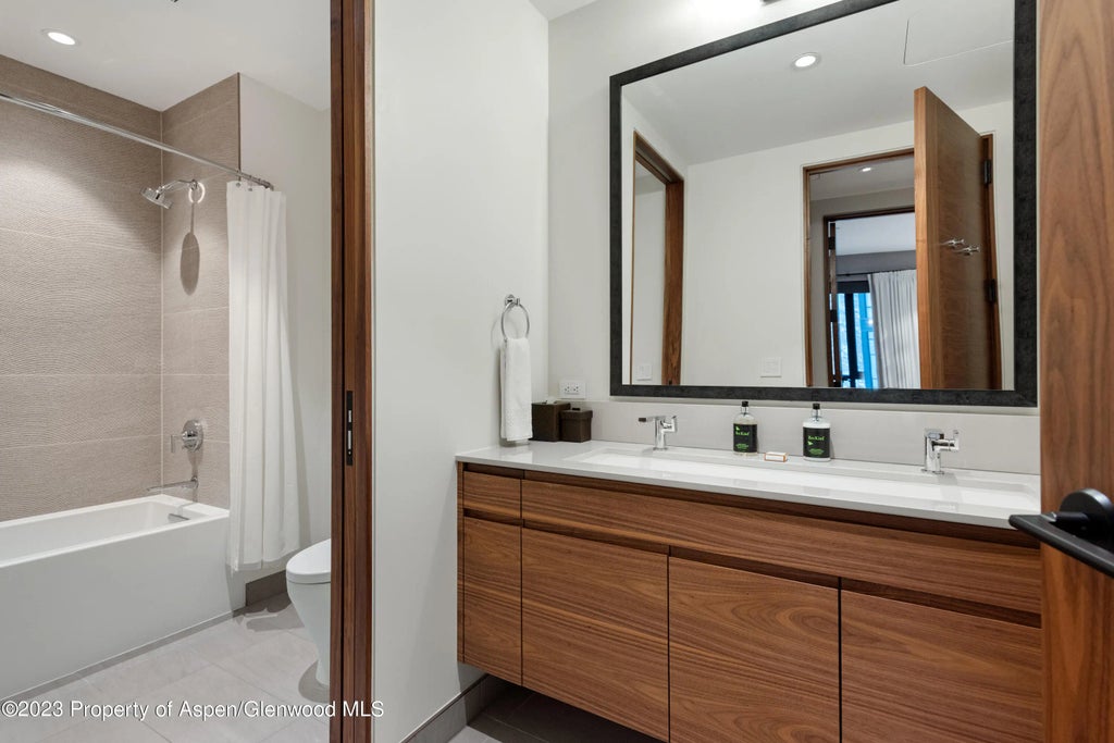 31 of 35 - 77 Wood Road 601e, Snowmass Village, CO