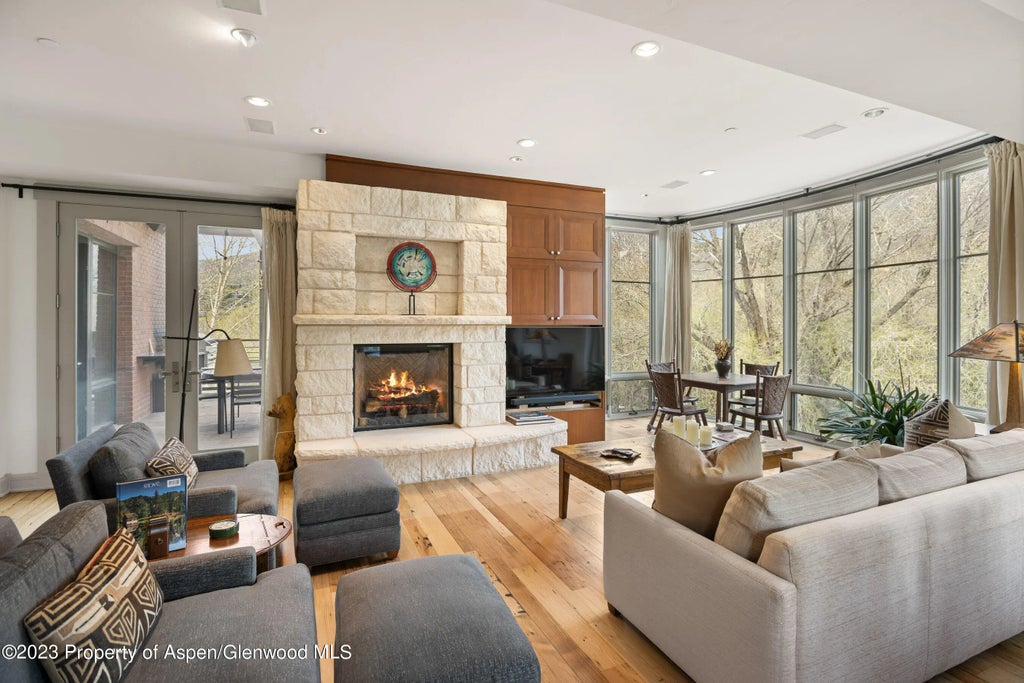 1 of 27 - 101 N Spring Street 302, Aspen, CO