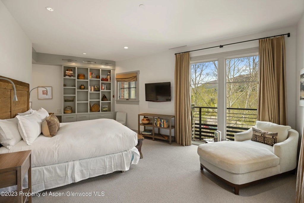 12 of 27 - 101 N Spring Street 302, Aspen, CO