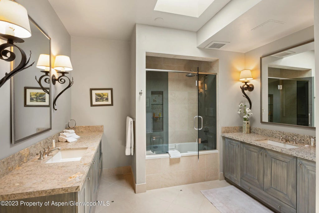 18 of 27 - 101 N Spring Street 302, Aspen, CO