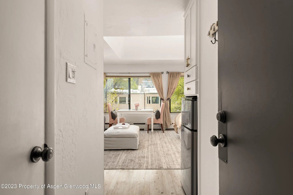 2 of 9 - 725 E Main Street #305, Aspen, CO