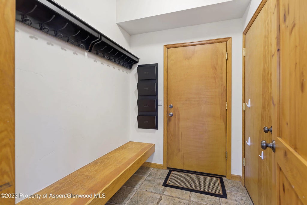 8 of 31 - 408 Meadow Court, Basalt, CO