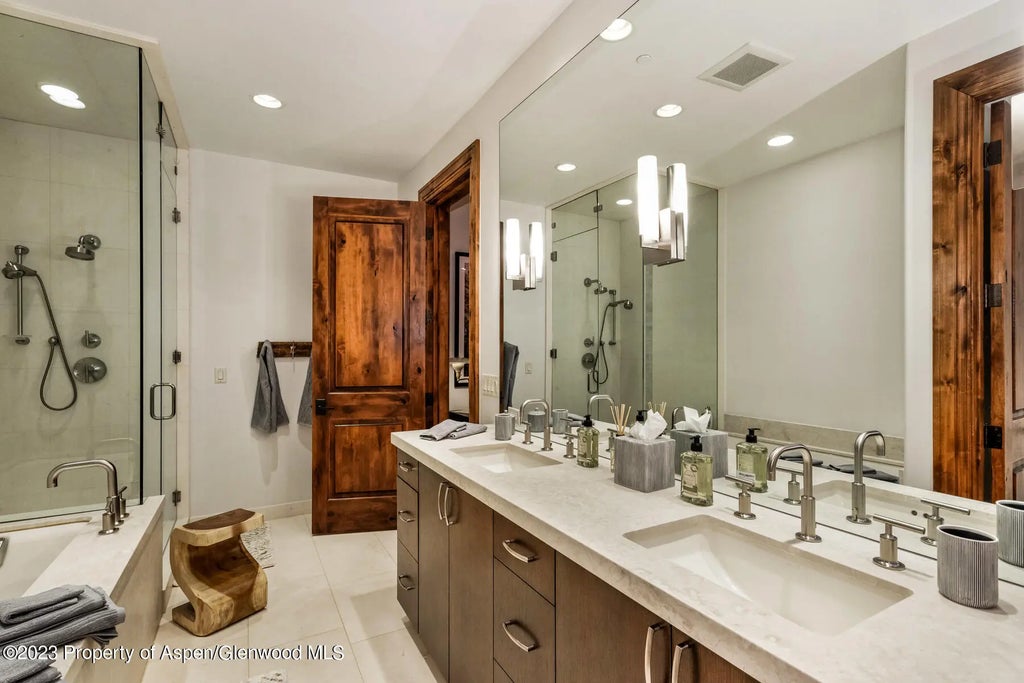 31 of 32 - 537 Race Street, Aspen, CO