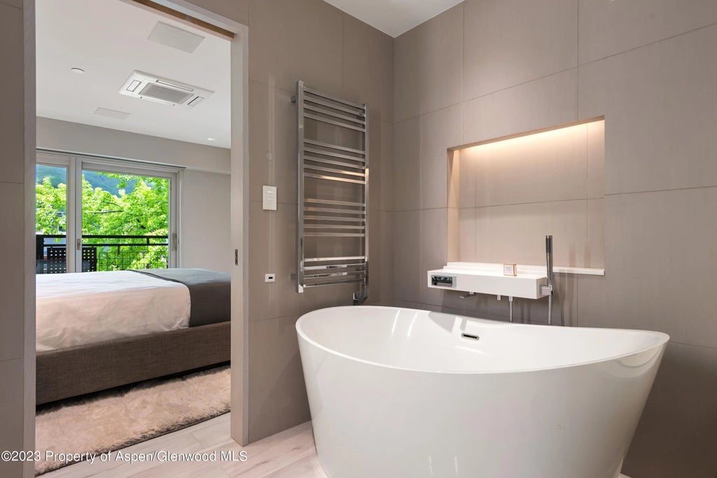 9 of 19 - 555 E Durant Avenue 2l, Aspen, CO