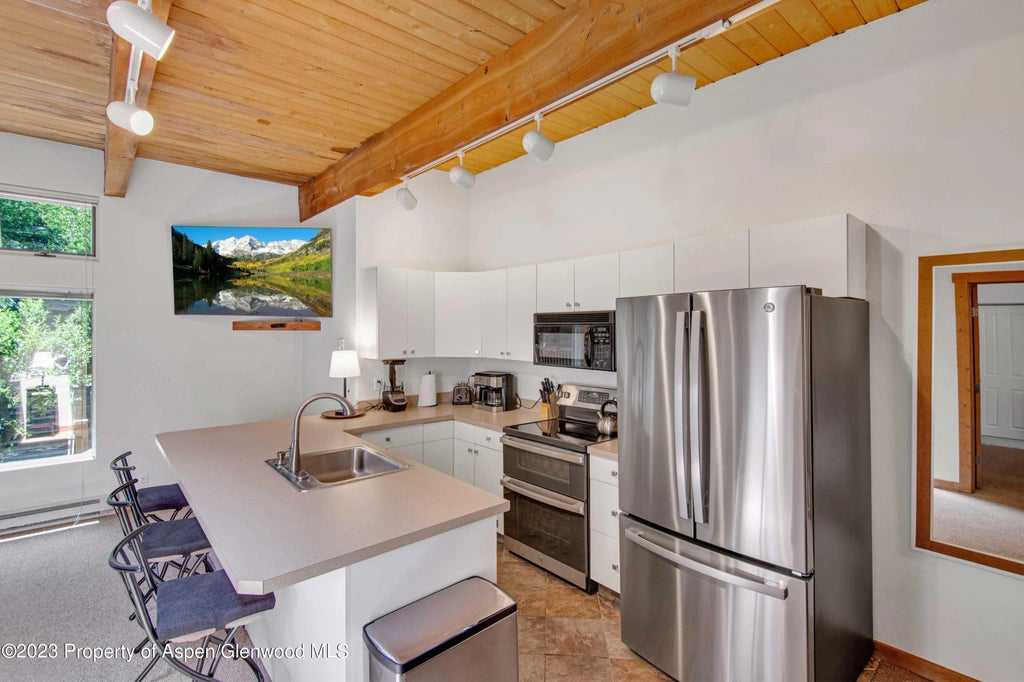 9 of 13 - 914 Waters Avenue 21, Aspen, CO