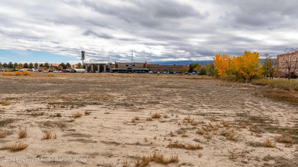 6 of 8 - 647 24 1/2 Road, Grand Junction, CO
