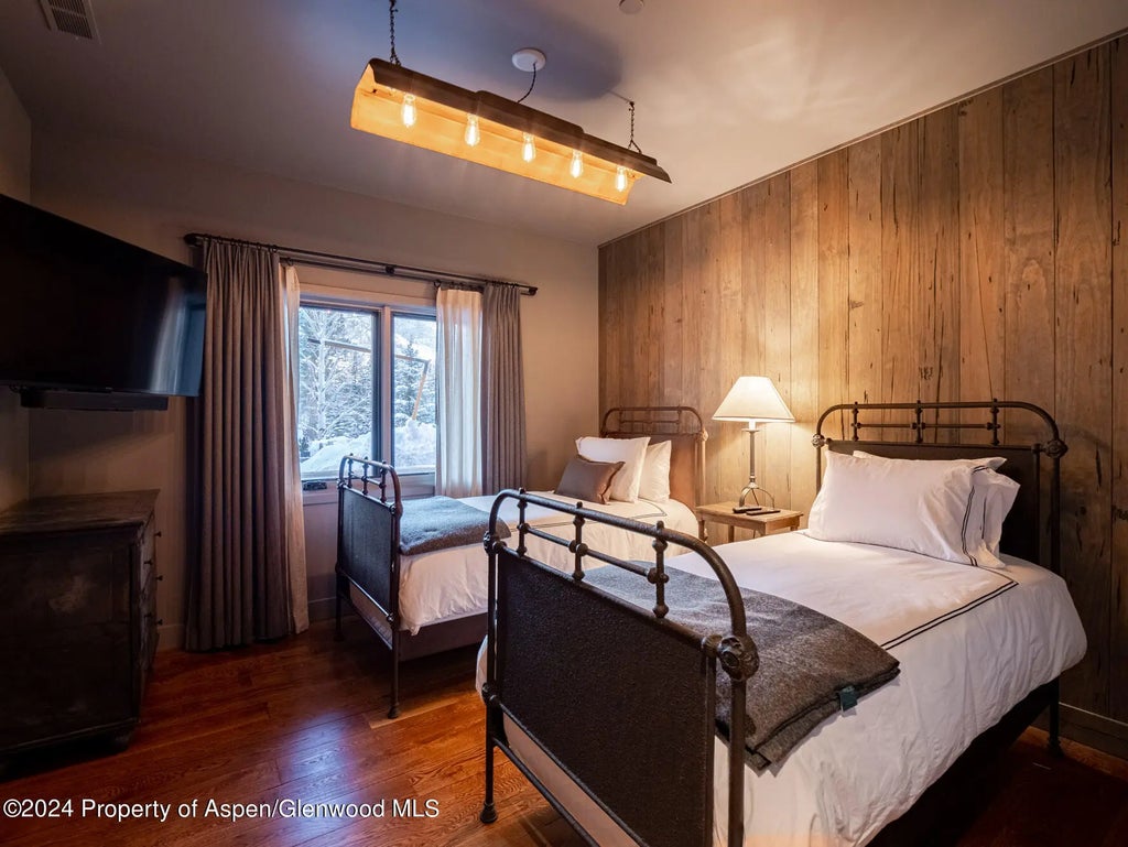 75 of 82 - 1490 Ute Avenue, Aspen, CO