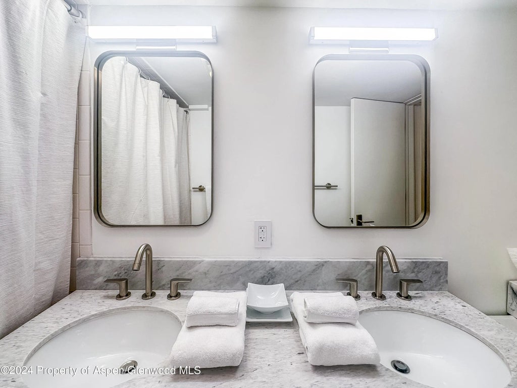 16 of 27 - 1039 E Cooper Avenue 17a, Aspen, CO