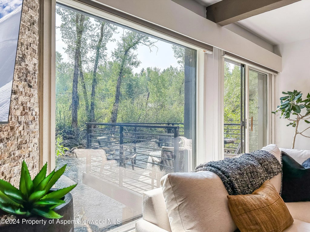 3 of 27 - 1039 E Cooper Avenue 17a, Aspen, CO