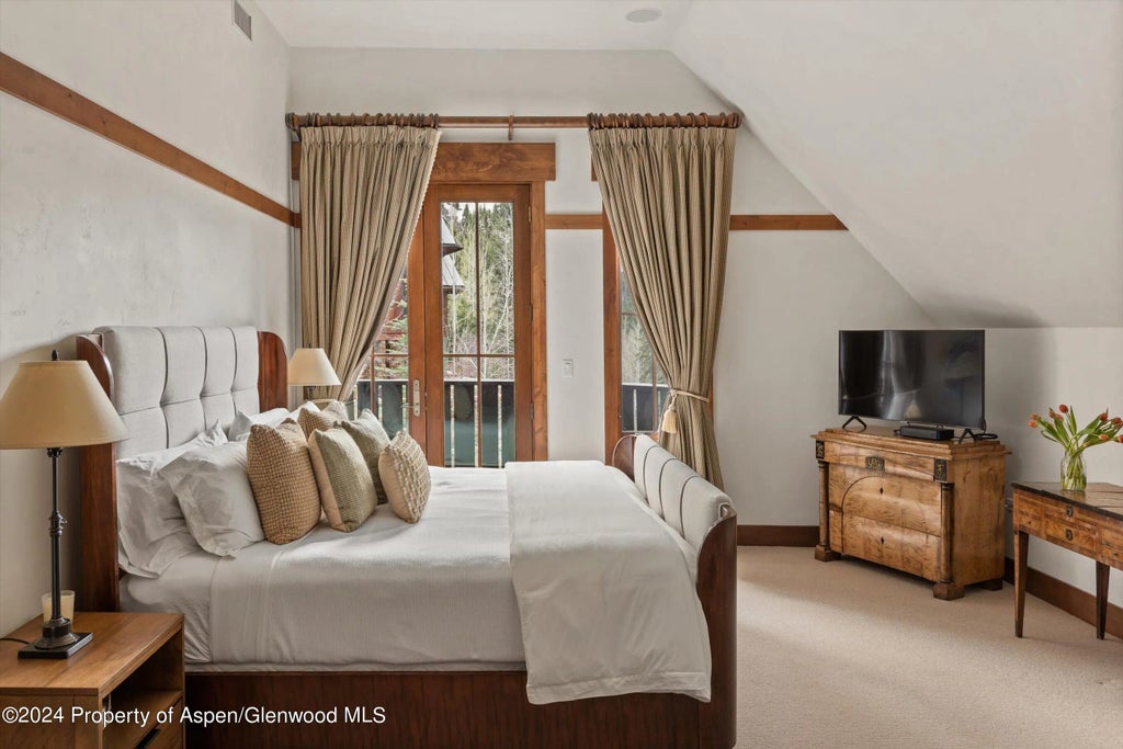 13 of 47 - 83 Exhibition Lane, Aspen, CO