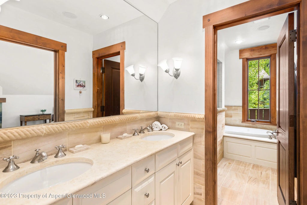 17 of 47 - 83 Exhibition Lane, Aspen, CO