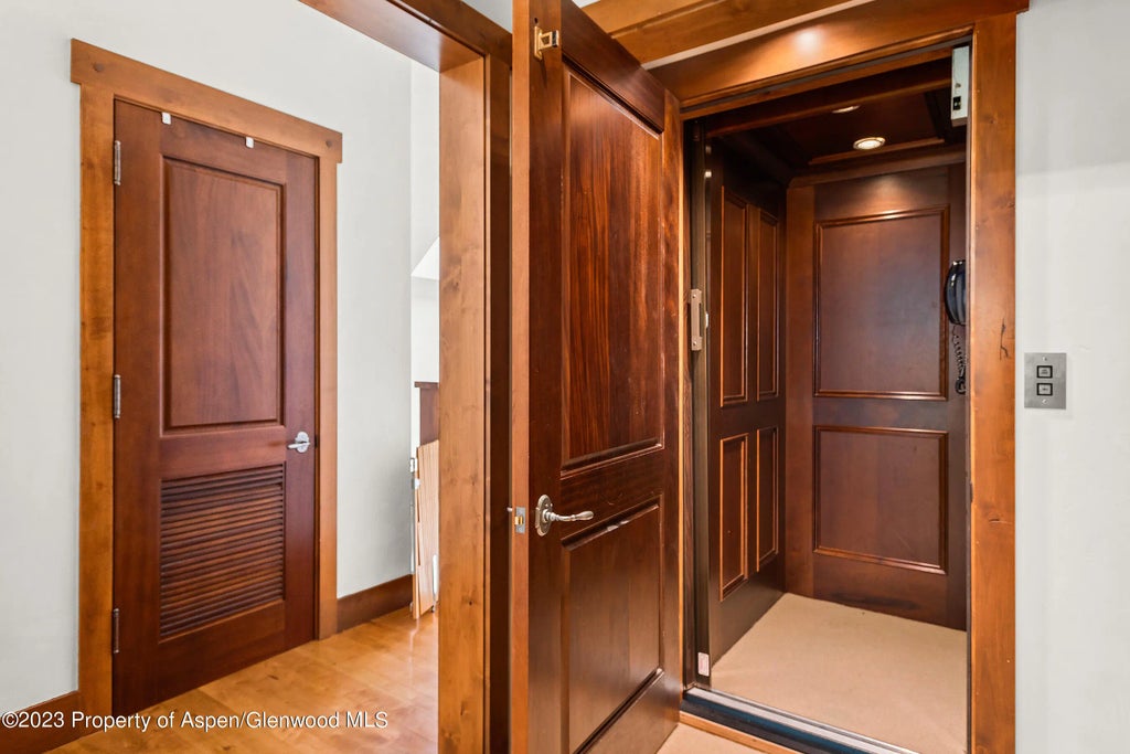 29 of 47 - 83 Exhibition Lane, Aspen, CO