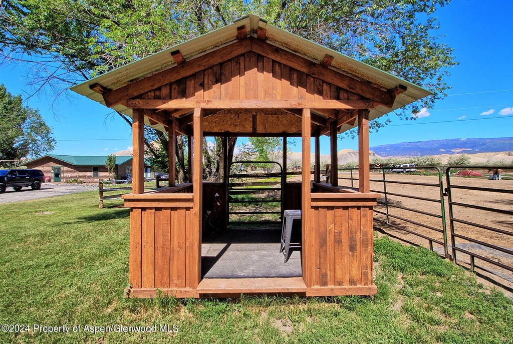 21 of 24 - 10341 Tongue Creek Road, Austin, CO