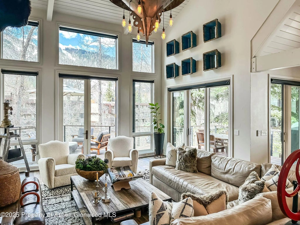 1 of 31 - 341 Park Avenue, Aspen, CO