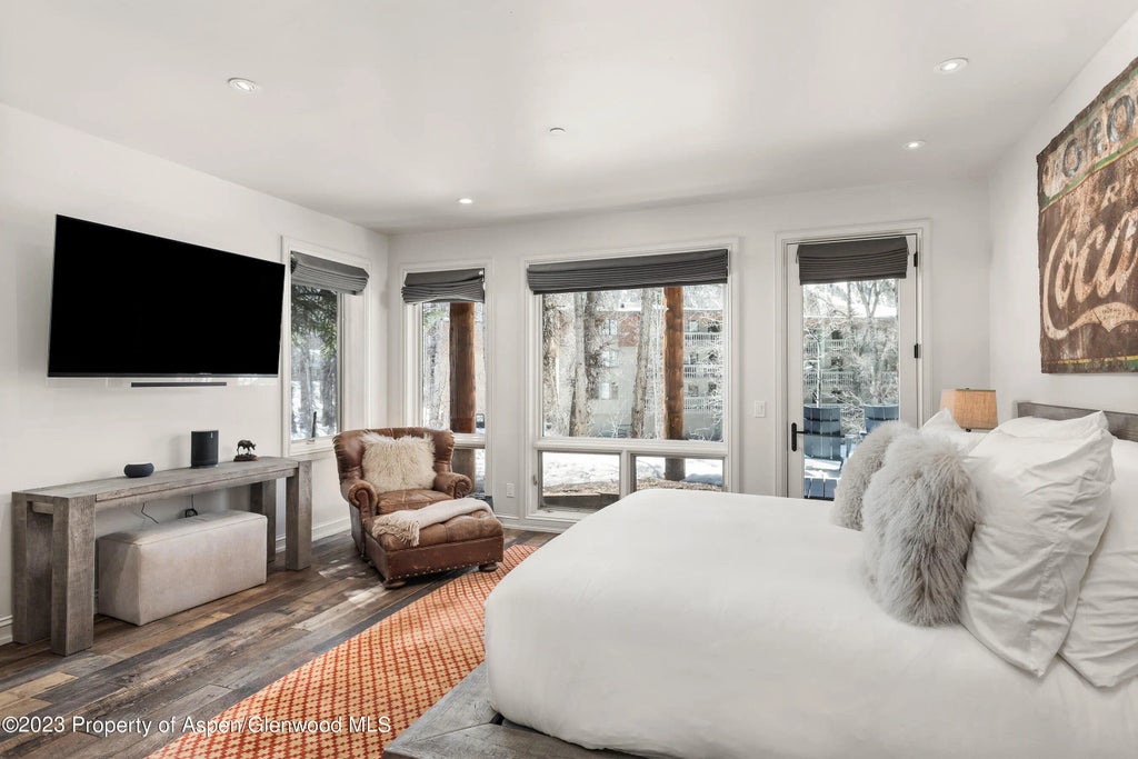 10 of 31 - 341 Park Avenue, Aspen, CO