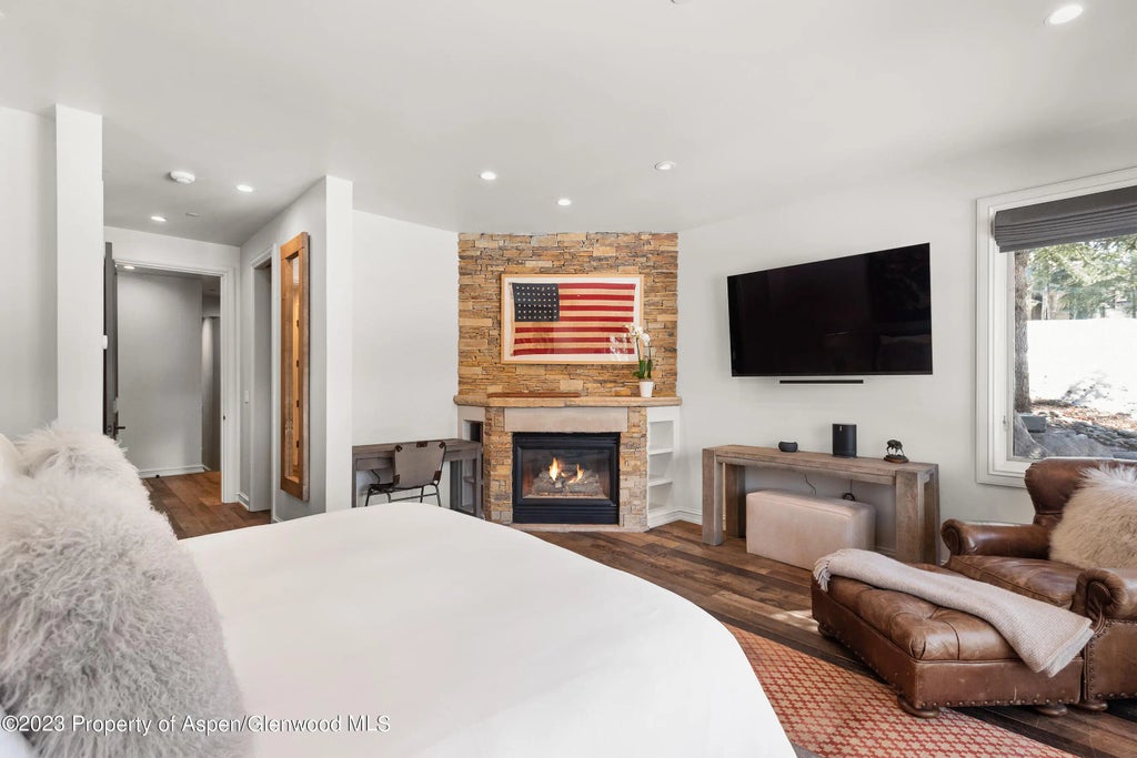 11 of 31 - 341 Park Avenue, Aspen, CO