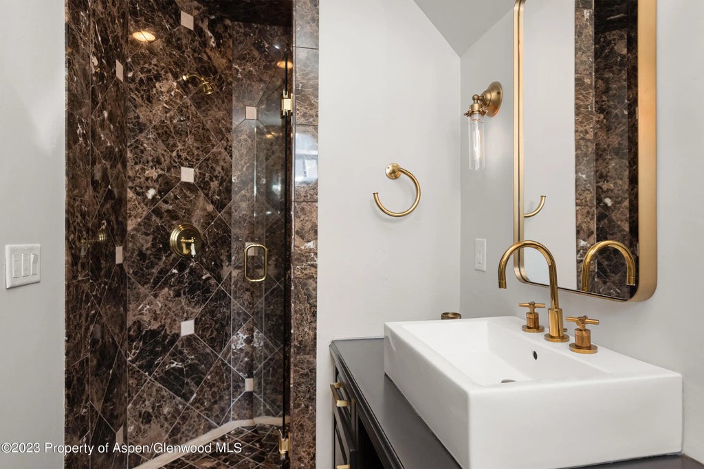 17 of 31 - 341 Park Avenue, Aspen, CO