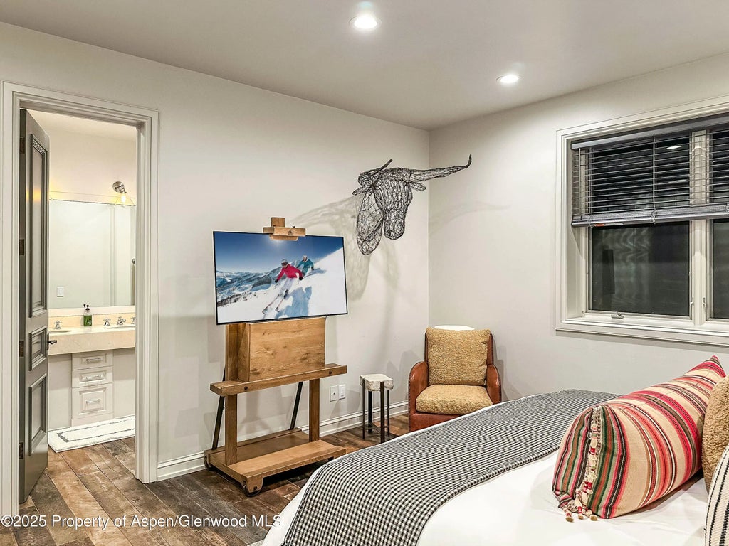 19 of 31 - 341 Park Avenue, Aspen, CO
