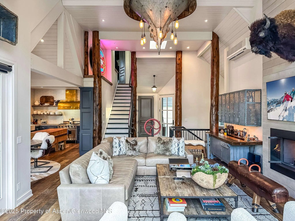 7 of 31 - 341 Park Avenue, Aspen, CO