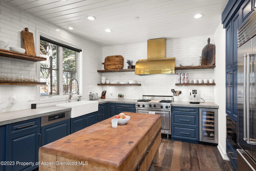 9 of 31 - 341 Park Avenue, Aspen, CO