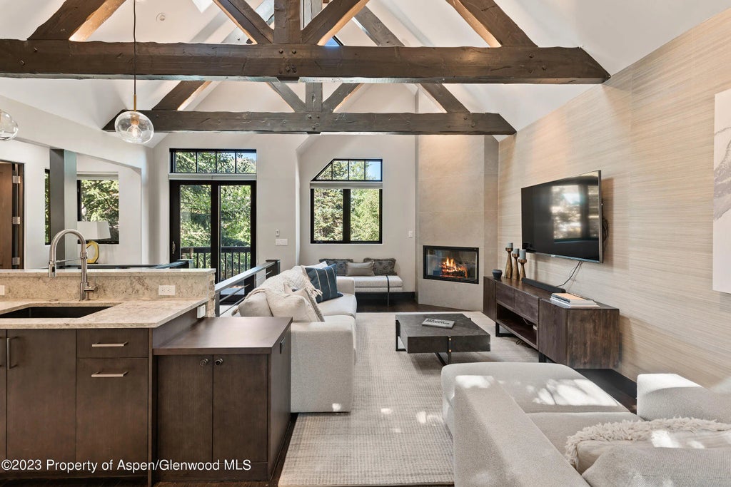 10 of 30 - 126 Park Avenue Unit 2, Aspen, CO