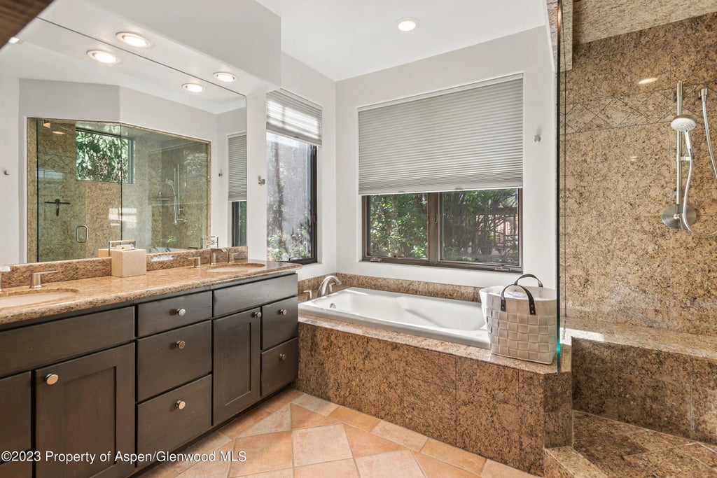 21 of 30 - 126 Park Avenue Unit 2, Aspen, CO