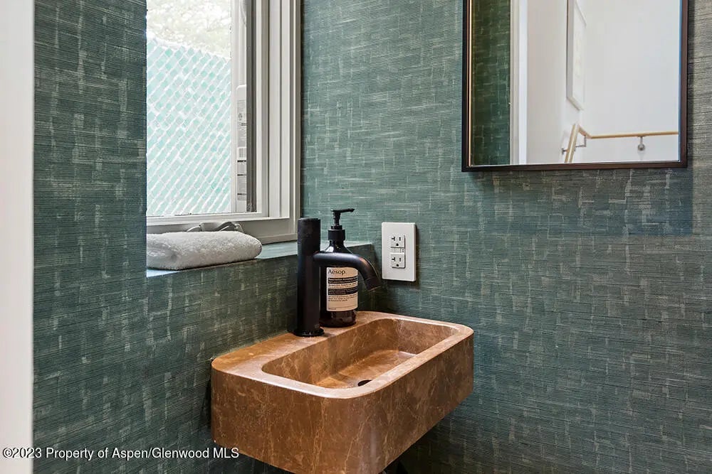 24 of 27 - 623 S Monarch Street B, Aspen, CO