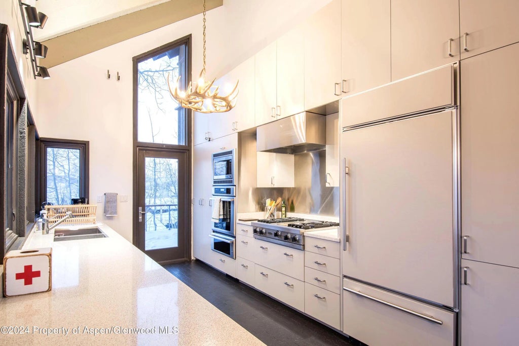 9 of 35 - 234 Edgewood Lane, Snowmass Village, CO