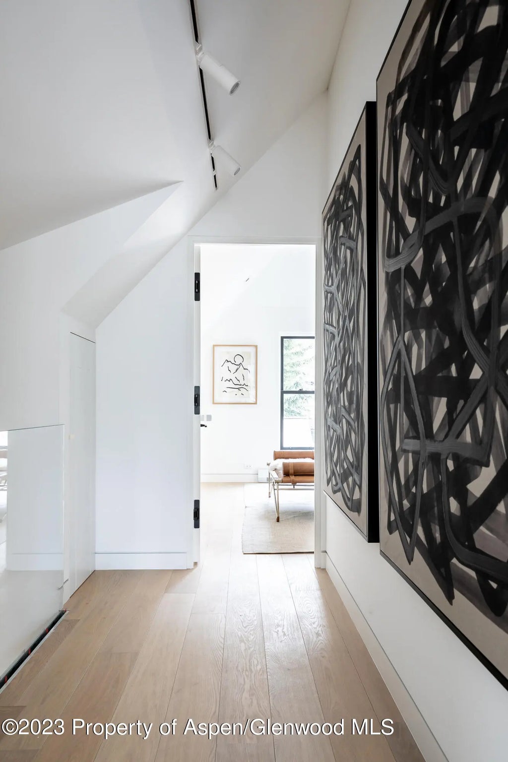 21 of 53 - 125 W Main Street, Aspen, CO