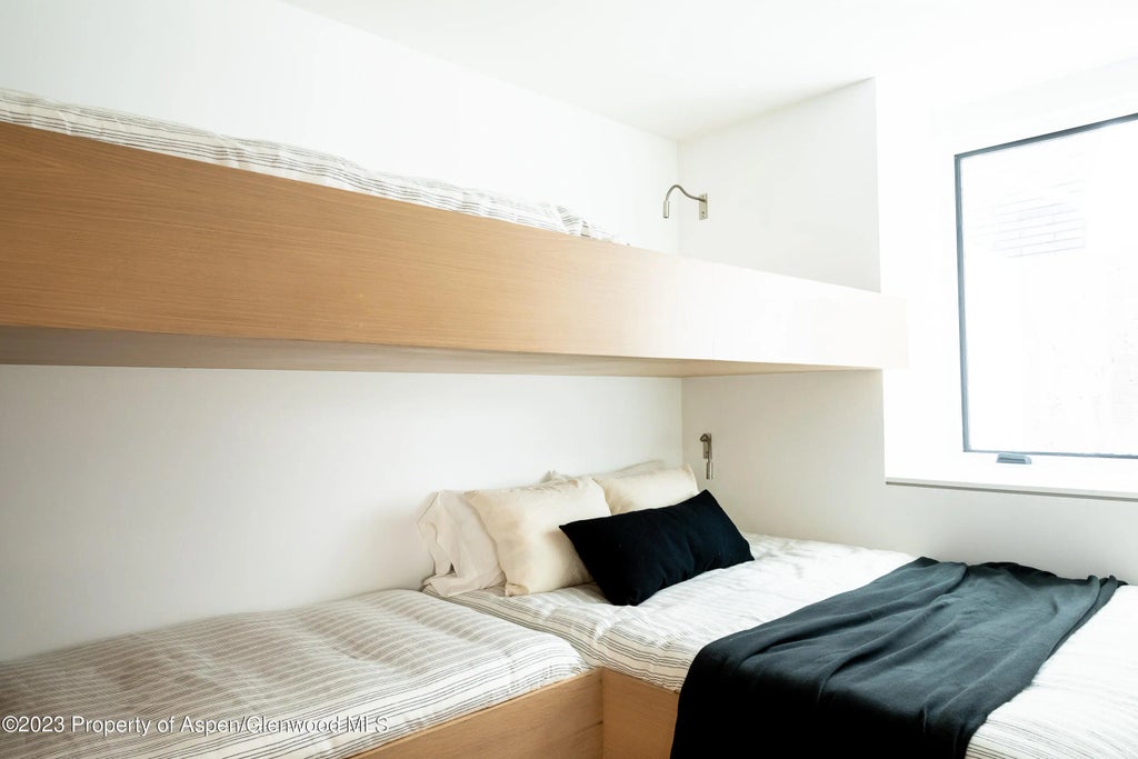 42 of 53 - 125 W Main Street, Aspen, CO