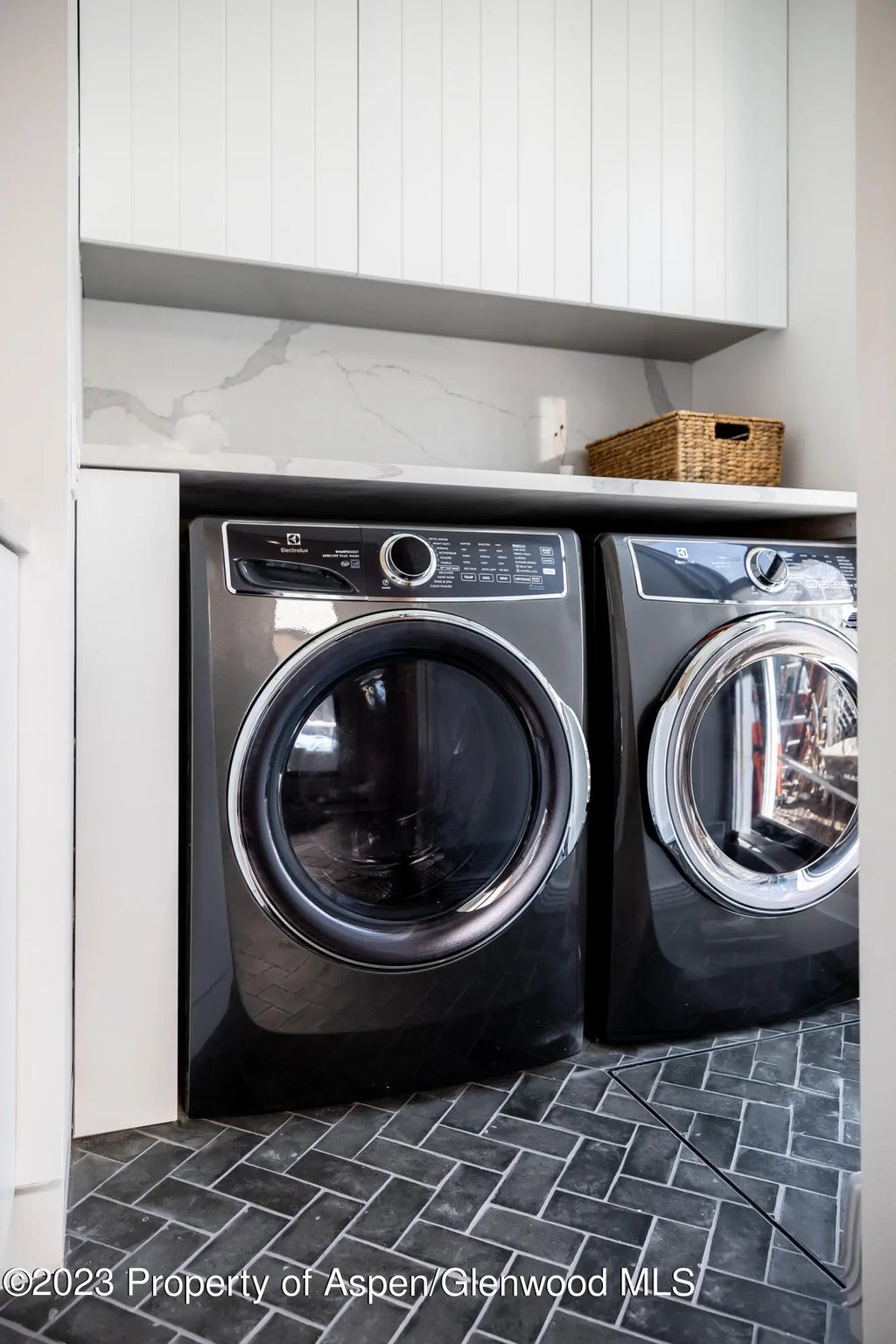 48 of 53 - 125 W Main Street, Aspen, CO