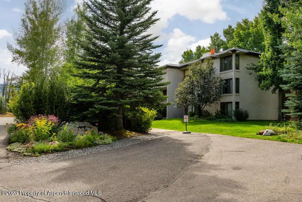 2 of 17 - 39060 Colorado Highway 82 7, Aspen, CO