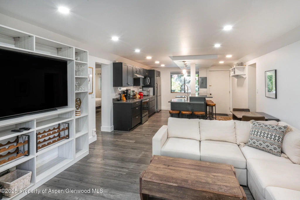 3 of 17 - 1316 Vine Street, Aspen, CO