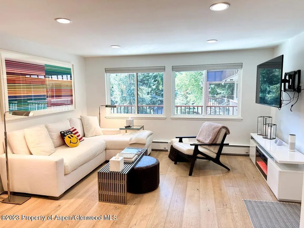 1 of 21 - 940 Waters Avenue 304, Aspen, CO