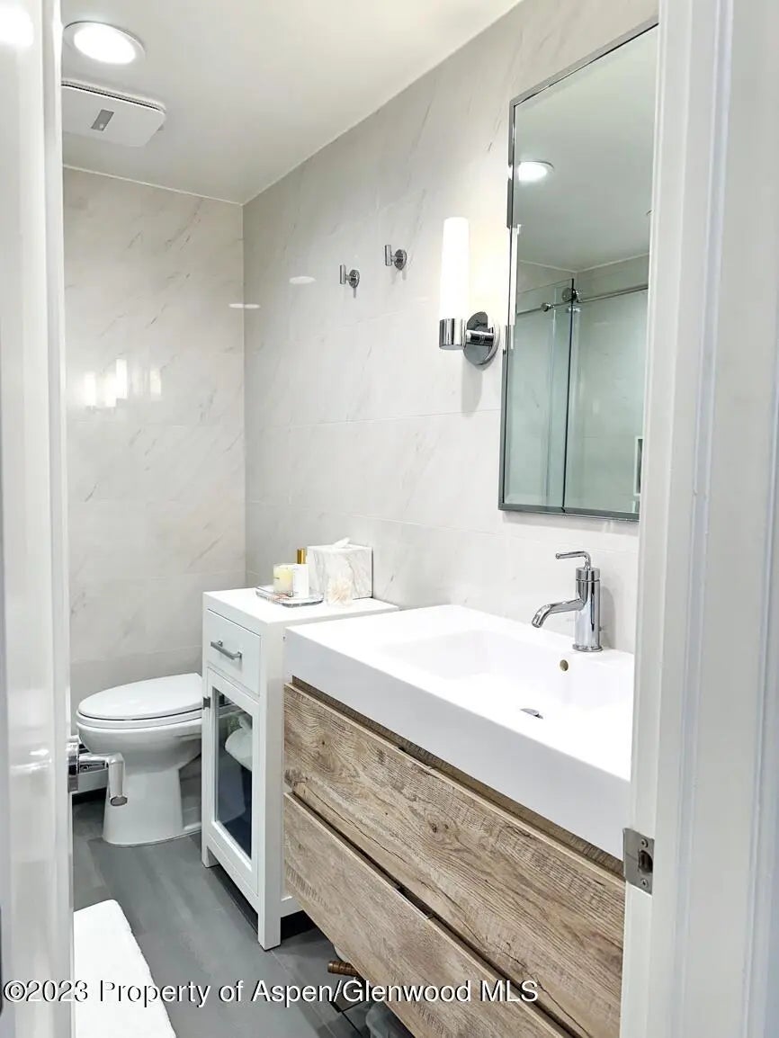 19 of 21 - 940 Waters Avenue 304, Aspen, CO