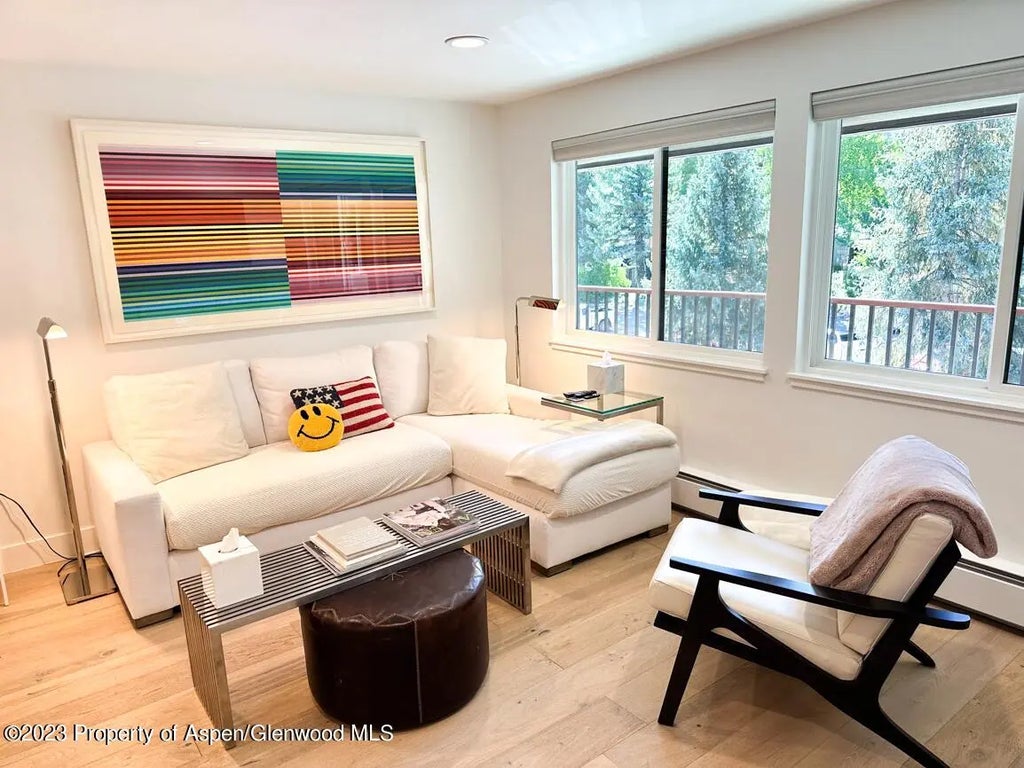 6 of 21 - 940 Waters Avenue 304, Aspen, CO
