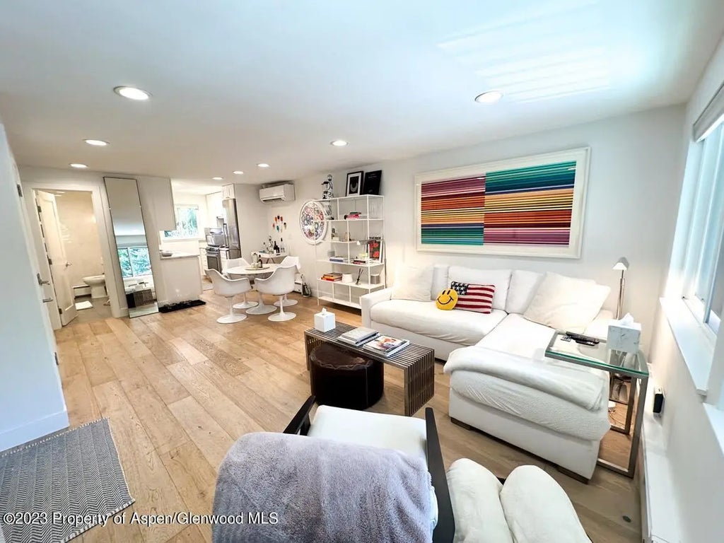 7 of 21 - 940 Waters Avenue 304, Aspen, CO