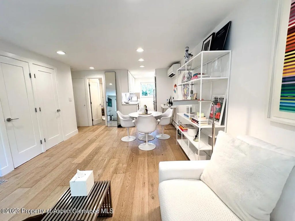9 of 21 - 940 Waters Avenue 304, Aspen, CO