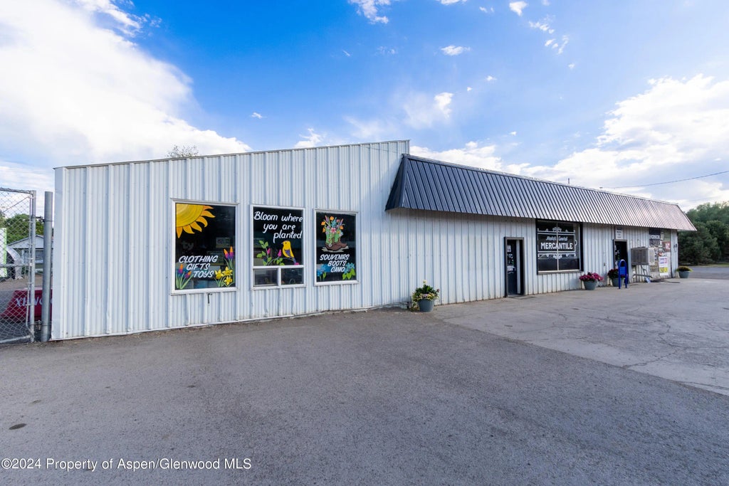 3 of 48 - 990 Market Street, Meeker, CO