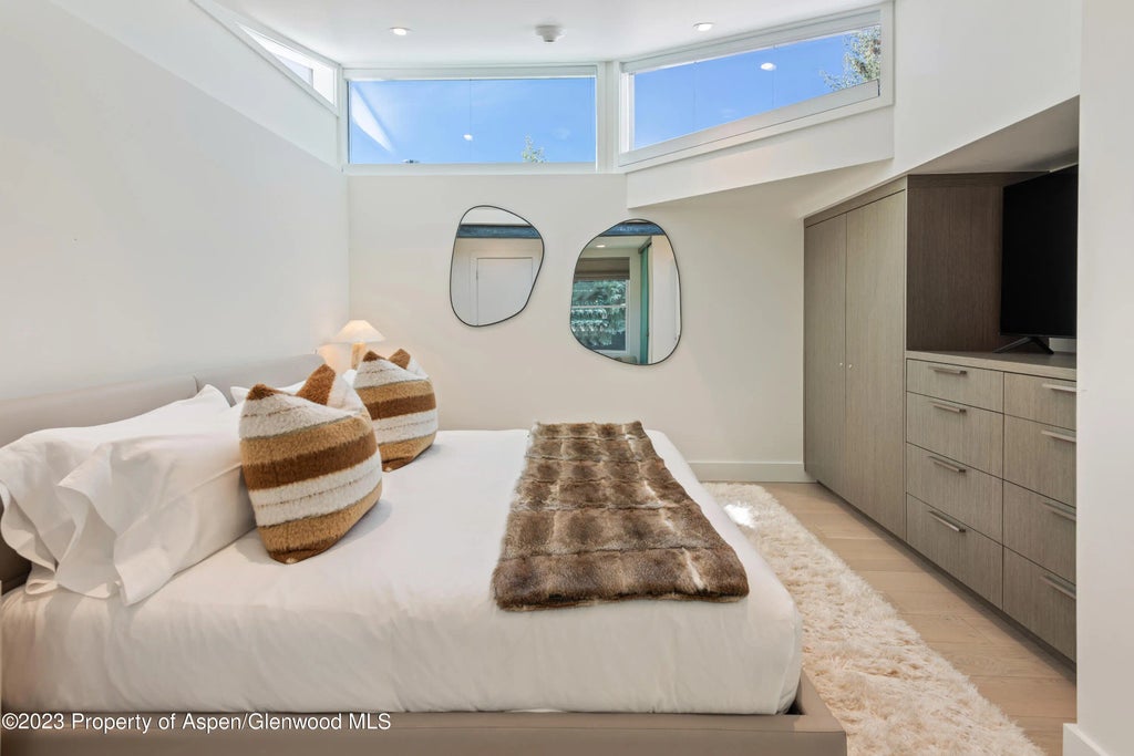 11 of 23 - 1001 E Cooper Avenue 1, Aspen, CO