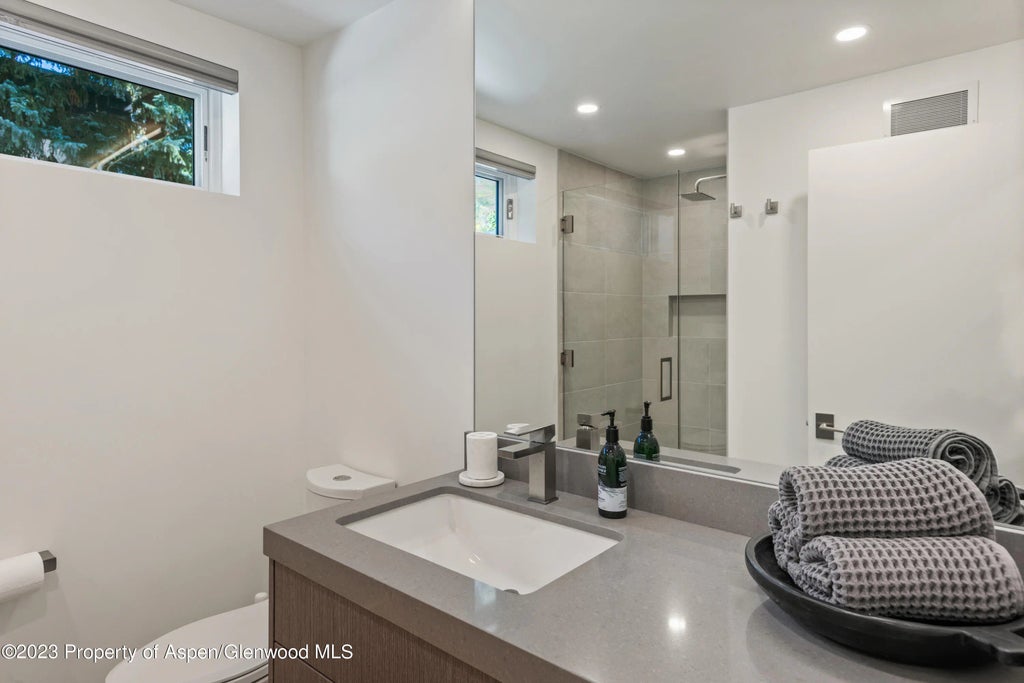 20 of 23 - 1001 E Cooper Avenue 1, Aspen, CO