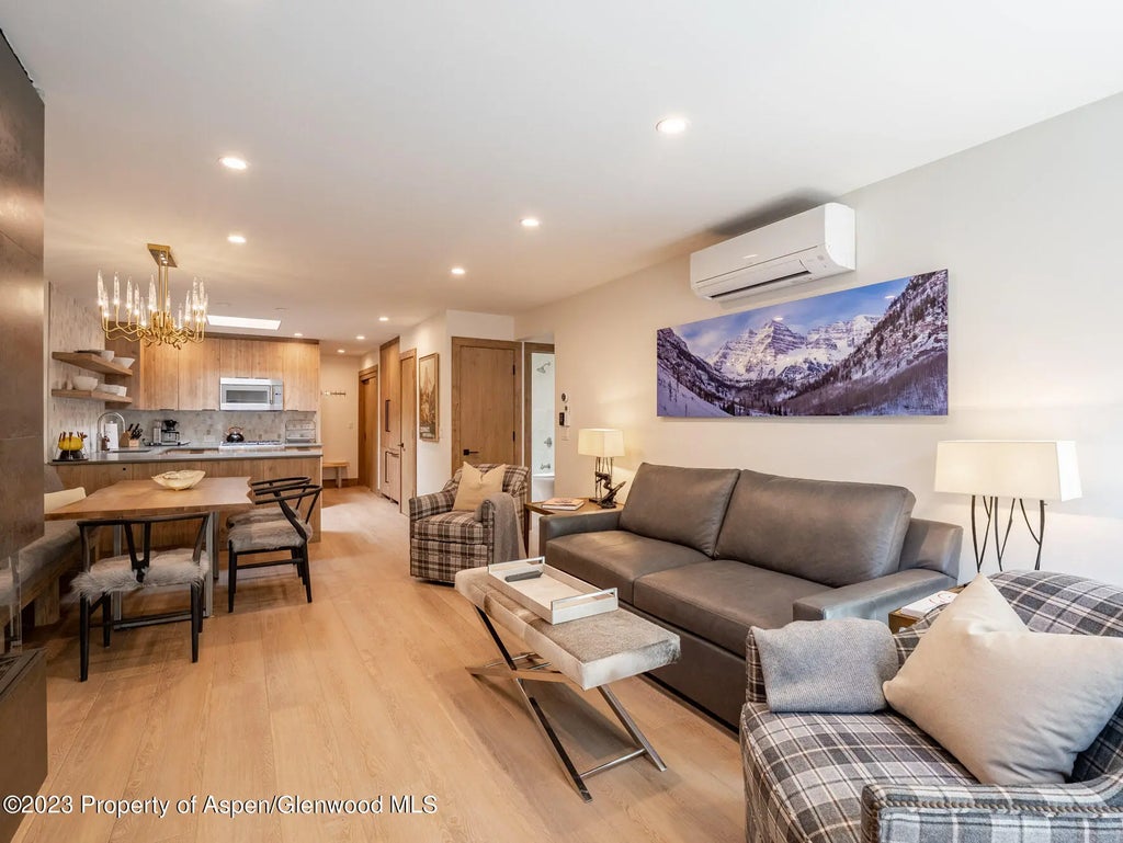 5 of 18 - 205 E Durant Avenue 3j, Aspen, CO